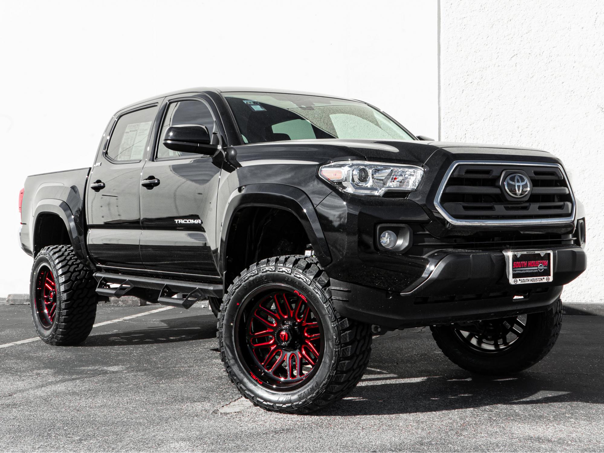 2020 Toyota Tacoma, Fuel Rims, 6